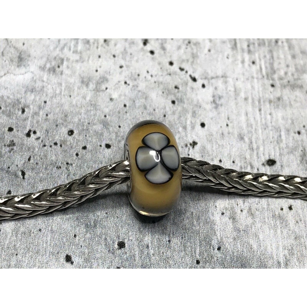 Trollbeads Glass Troll Bead ~ LUCKY CLOVER ~ Retired 2016